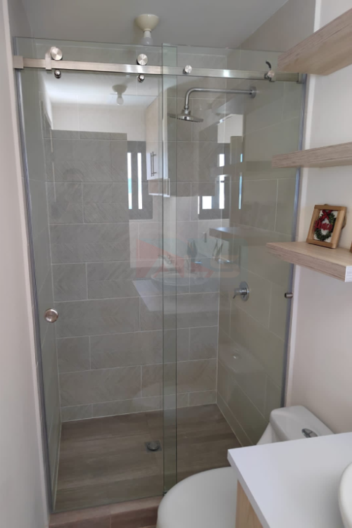Puertas corredizas para baños pequeños