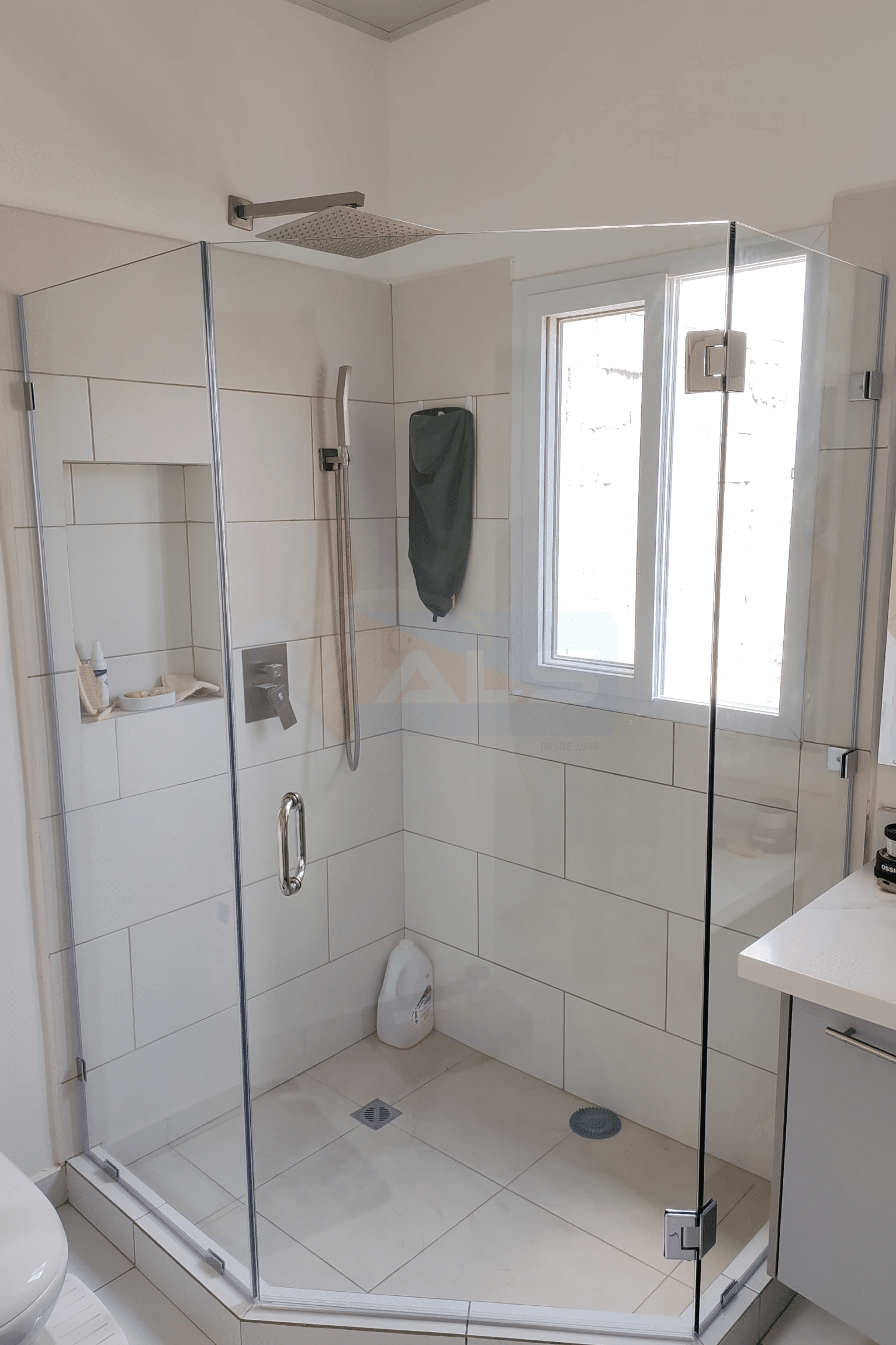 puertas-bano-abatibles-vidrieria-aluminios-del-sur-2