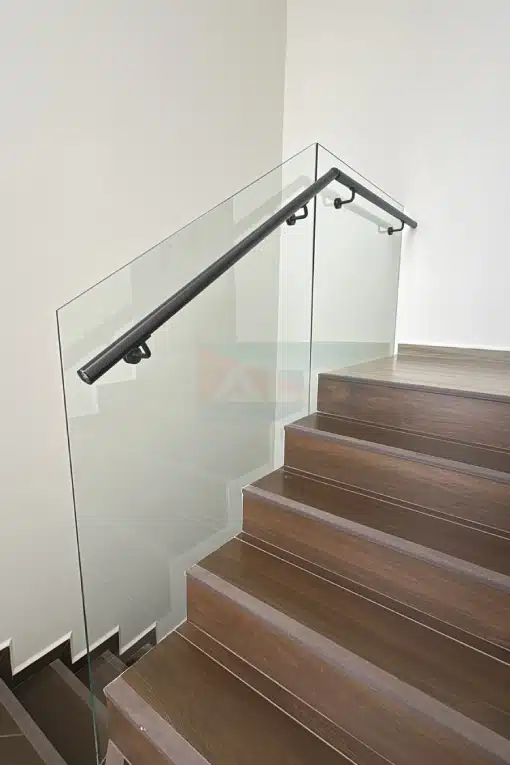 pasamanos-acero-inoxidable-negro-vidrieria-aluminios-del-sur-1