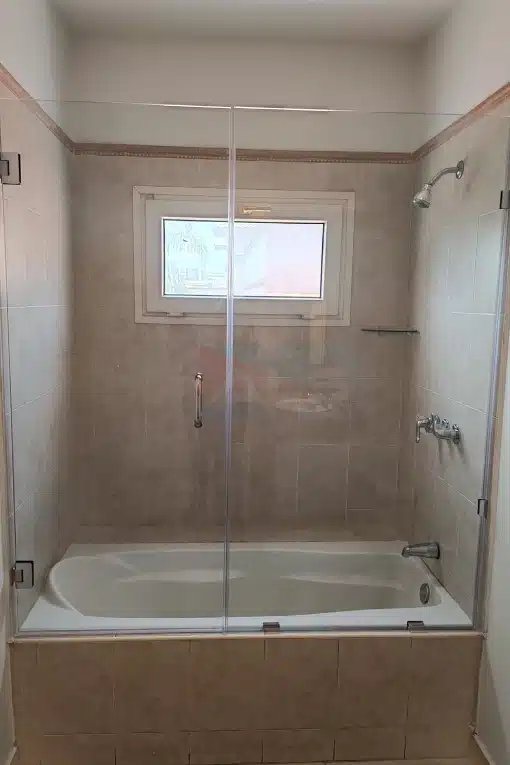 puertas-abatibles-banera-vidrieria-aluminios-del-sur