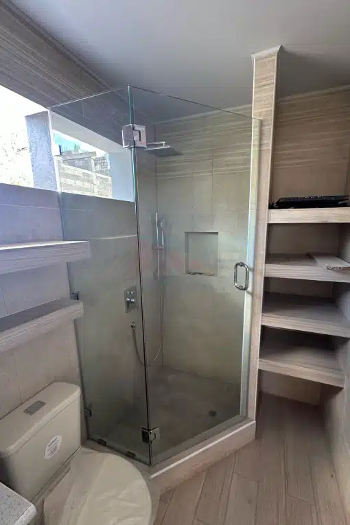 puertas-bano-abatibles-vidrieria-aluminios-del-sur