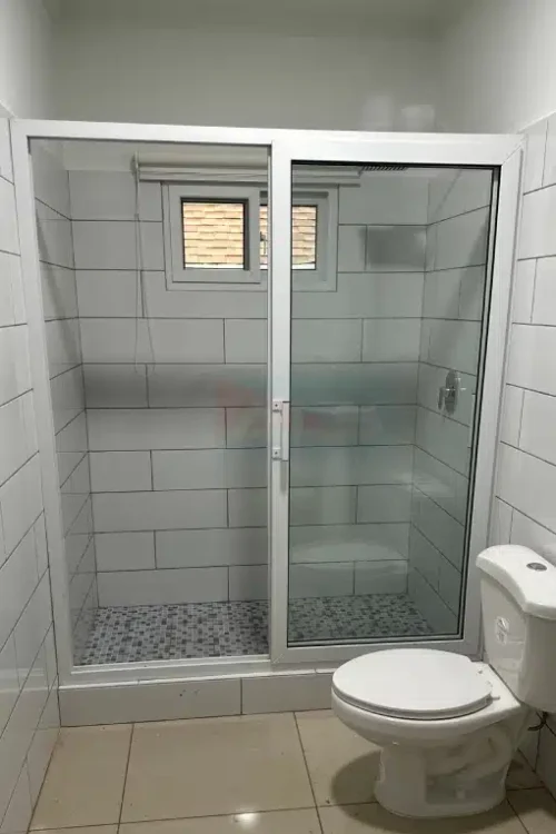 Puertas Corredizas para Baño de PVC