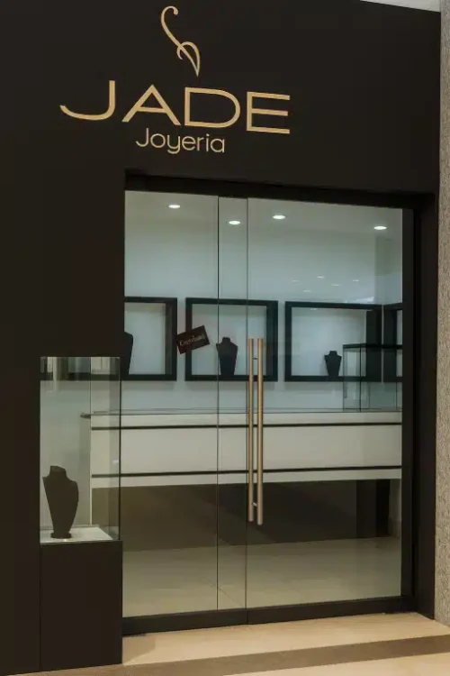 Fachada de Vidrio para Tienda Comercial